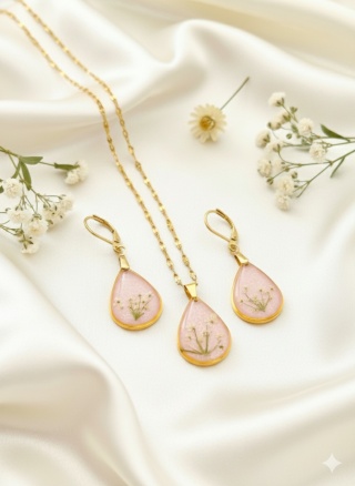 Komplet biżuterii handmade z prawdziwymi kwiatami – naszyjnik i kolczyki