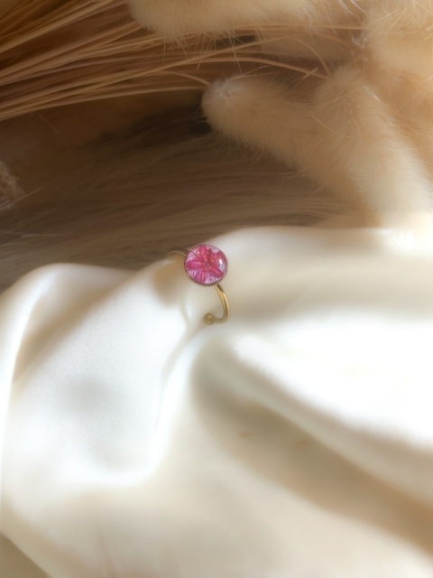 pierścionek z kwiatami