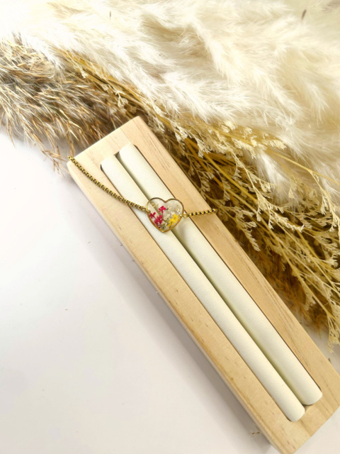 Bransoletka z sercem i kwiatami – romantyczna biżuteria handmade Bransoletka z sercem i kwiatami – romantyczna biżuteria handmade