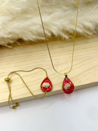 Komplet biżuterii handmade – naszyjnik i bransoletka z żywicy z kwiatem gipsówki