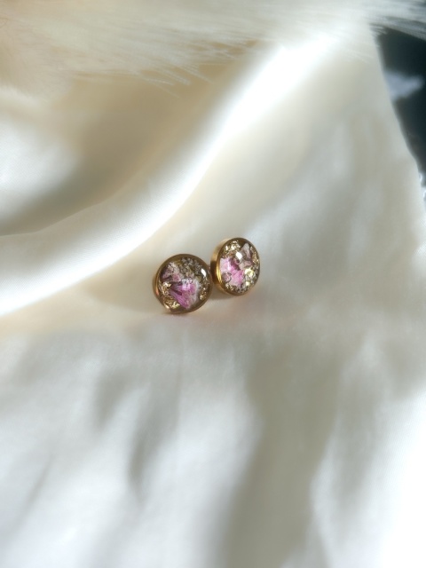 Kolczyki wkrętki z kwiatami