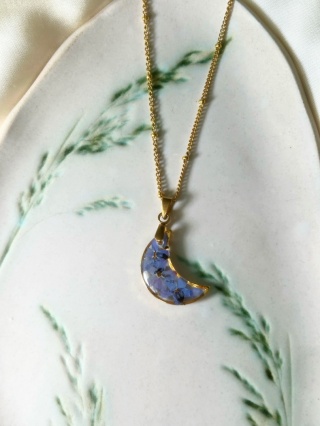 Wyjątkowy naszyjnik Księżyc z niezapominajkami 💛 Symbol pamięci i bliskości